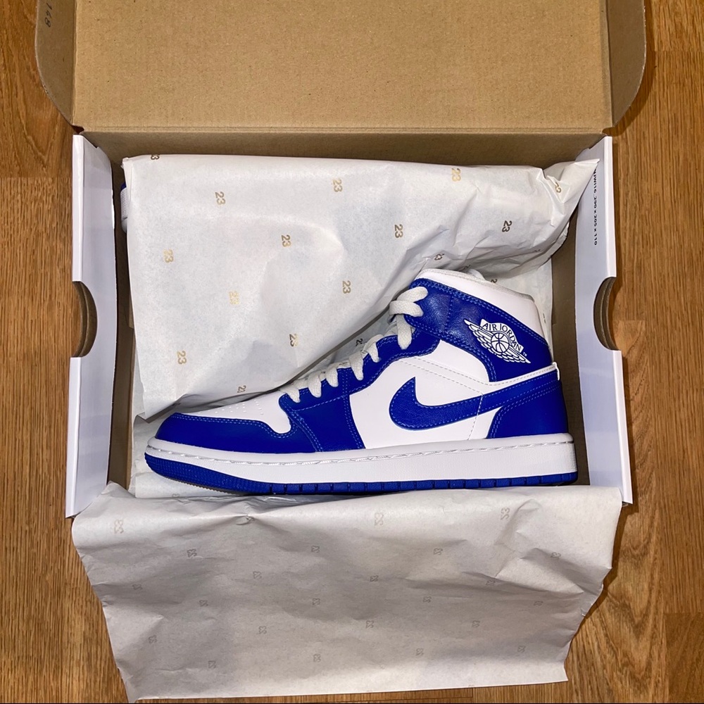 COPY - COPY - air Jordan 1 brand new in box in hyper Royale